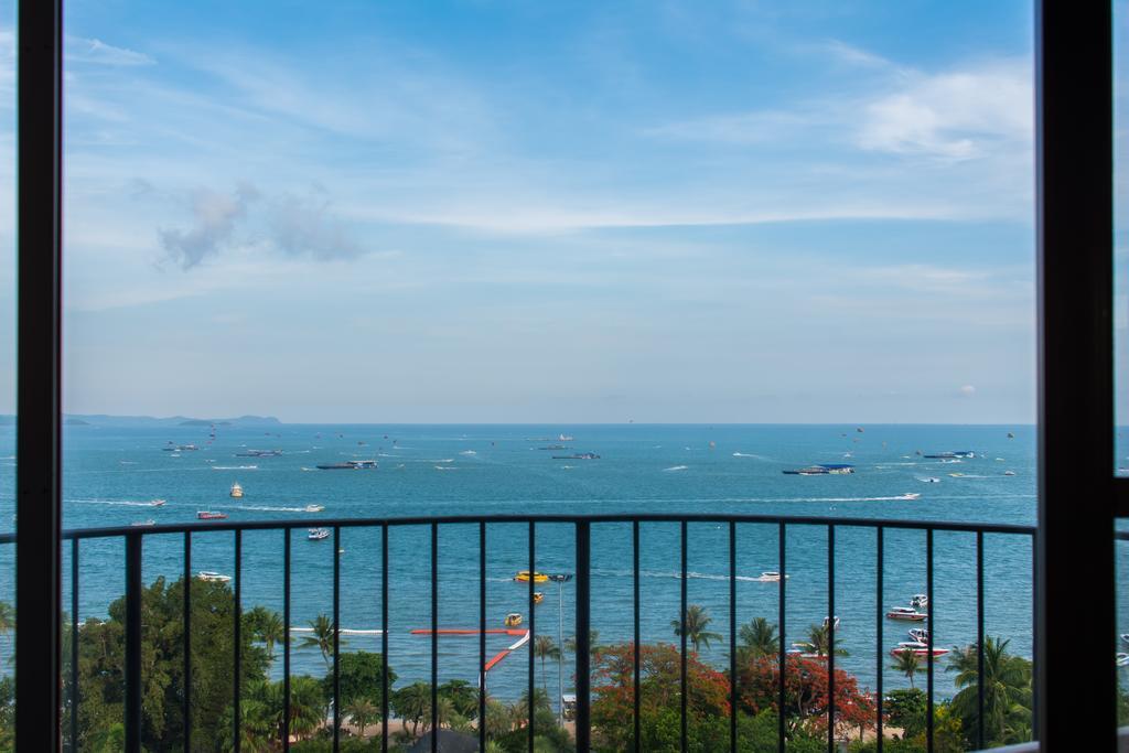 The Imperial Pattaya Hotel Exterior photo